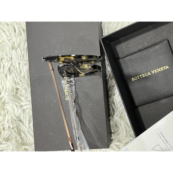 BOTTEGA VENETA brown & beige tortoise Cat-Eye Sunglasses - Picture 4 of 6
